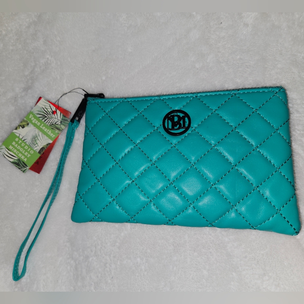 NWT BADGLEY MISCHKA Turquoise Diamond Quilted Wristlet